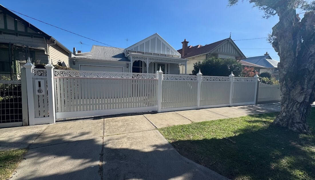 alumnium fence contractor