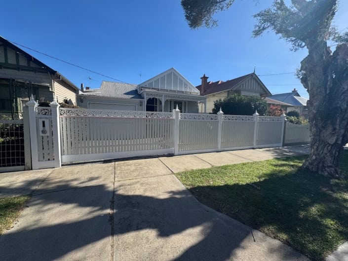 alumnium fence contractor